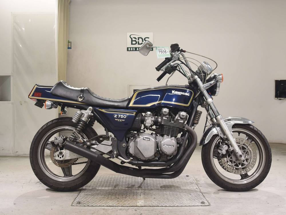Kawasaki ZEPHYR750 2021, рама ZR750C-022615 – мотоцикл из Японии с аукциона BDS, фото 1