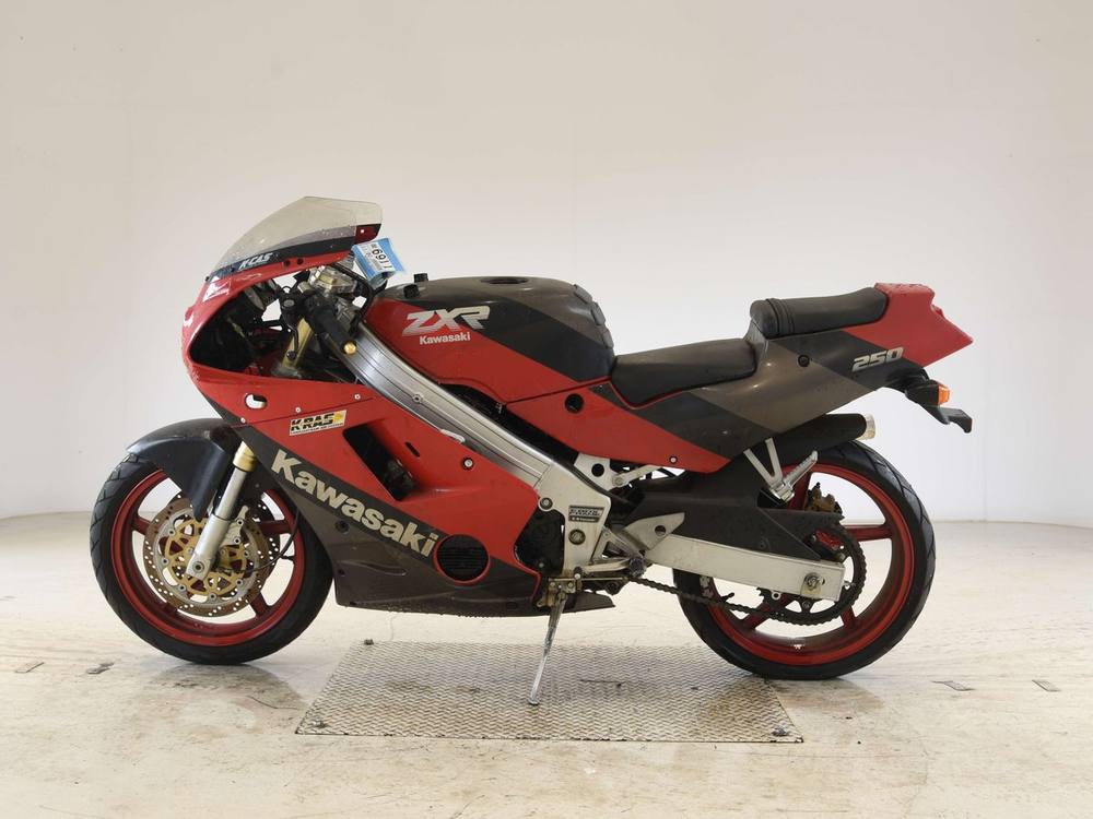 Kawasaki ZXR250, рама ZX250A-004634 – мотоцикл из Японии с аукциона BDS, фото 2