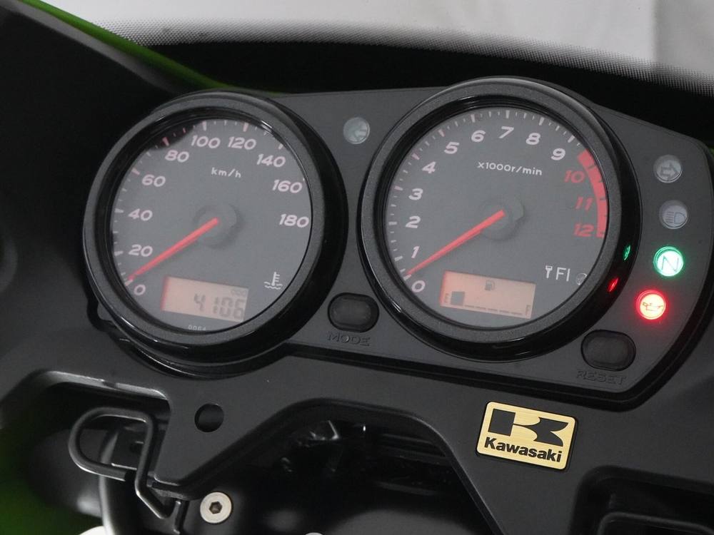 Kawasaki ZRX1200DAEG FE 2017, рама ZRT20D-024208 – мотоцикл из Японии с аукциона IAUC, фото 3
