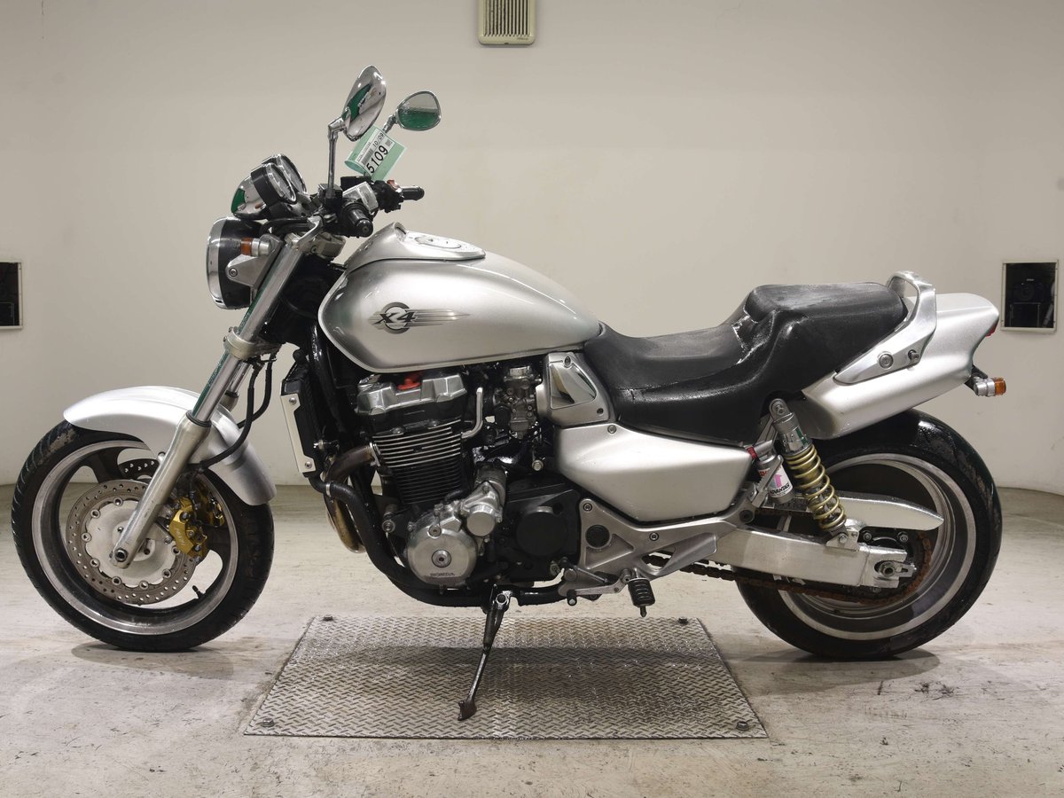 Honda X4 1998, рама SC38-1100298 – мотоцикл из Японии с аукциона BDS, фото 2