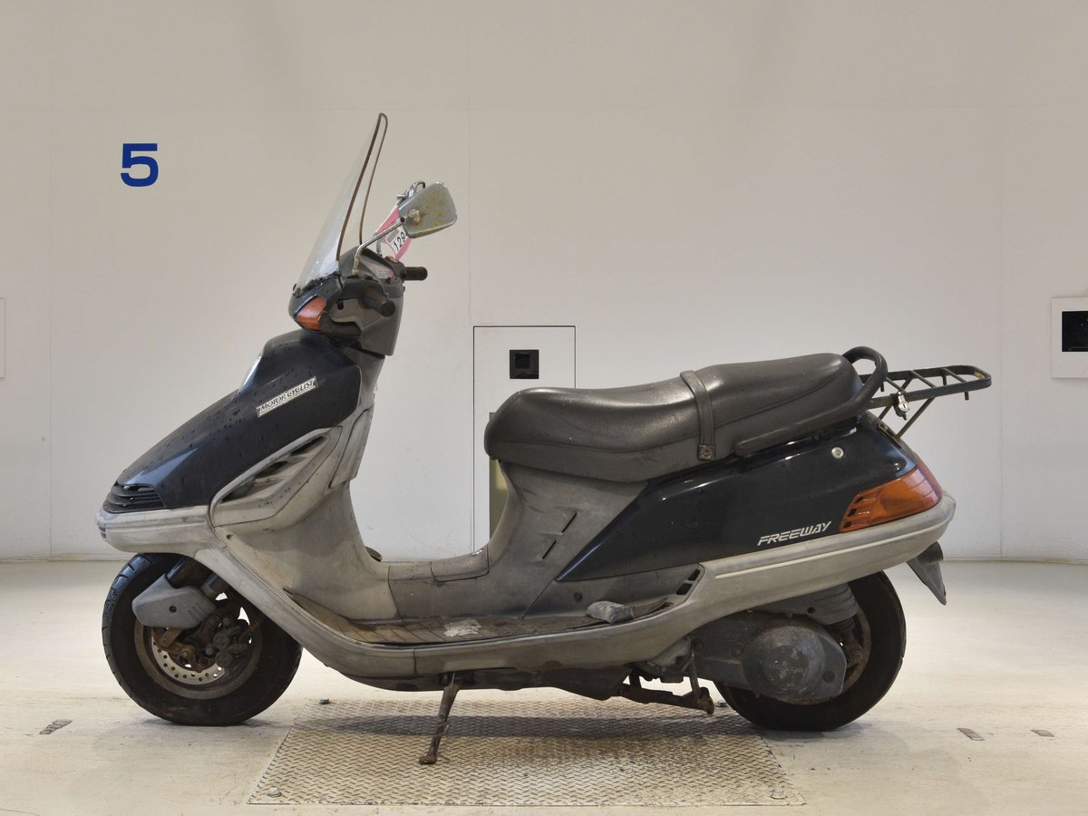 Honda FREEWAY 1989, рама MF03-1001658 – мотоцикл из Японии с аукциона BDS, фото 2