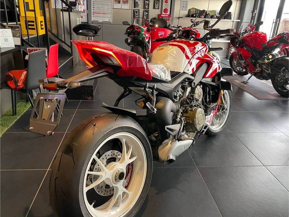Ducati STREETFIGHTER 1098 2025, рама ZDM4F00AASB005*** – мотоцикл из Японии с аукциона IAUC, фото 4
