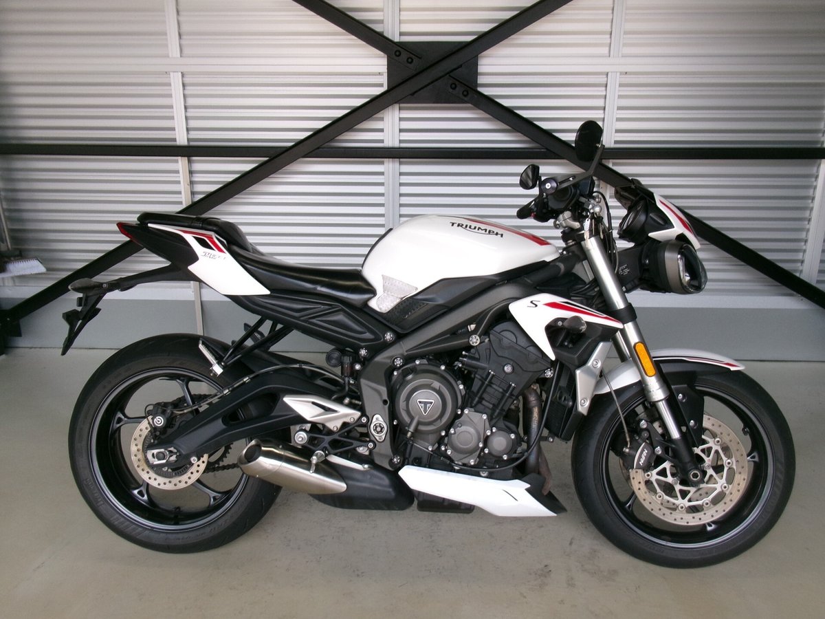 Triumph STREET TRIPLE S