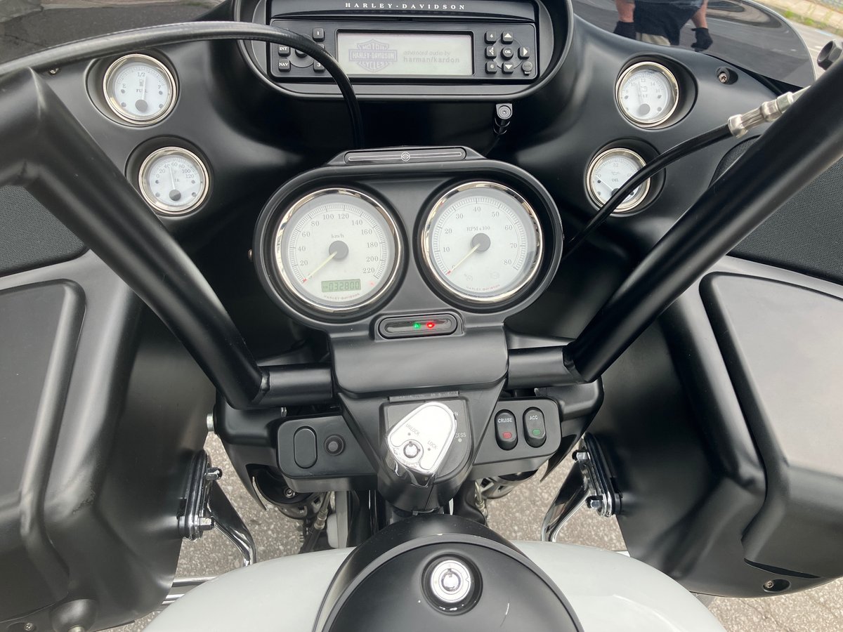 HD ROAD GLIDE FLTRX 2010, рама 5HD1KH4E3AB600723 – мотоцикл из Японии с аукциона IAUC, фото 3