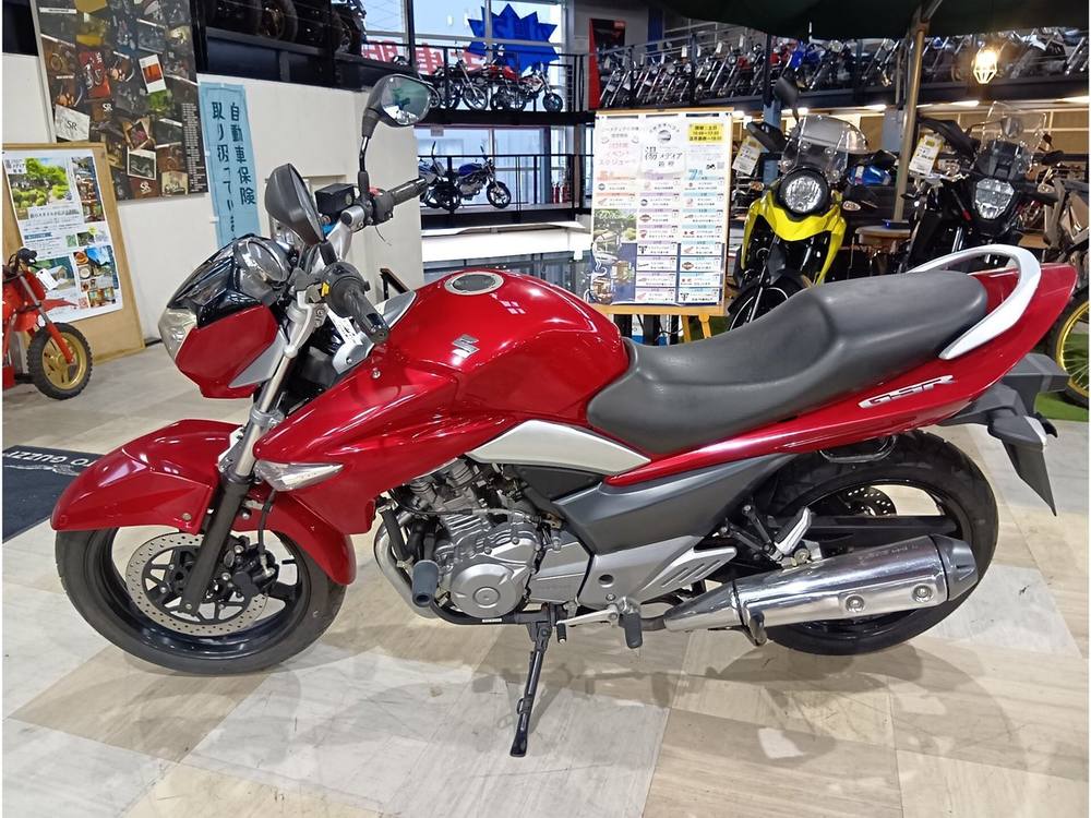 Suzuki GSR250, рама LC6GJ55D001105965 – мотоцикл из Японии с аукциона IAUC, фото 1