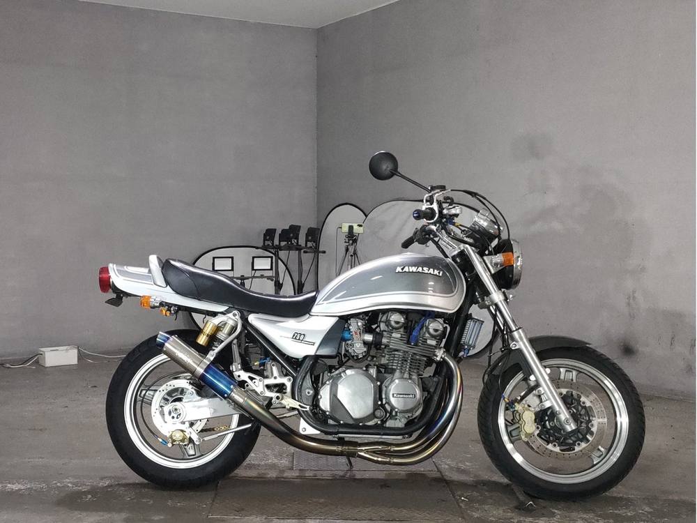Kawasaki ZEFAIR 750RS 1998, рама ZR750C-305137 – мотоцикл из Японии с аукциона JBA, фото 1