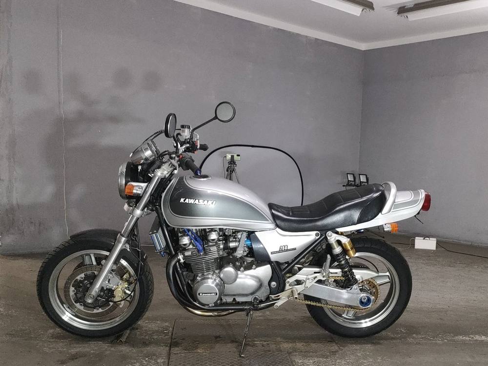 Kawasaki ZEFAIR 750RS 1998, рама ZR750C-305137 – мотоцикл из Японии с аукциона JBA, фото 2