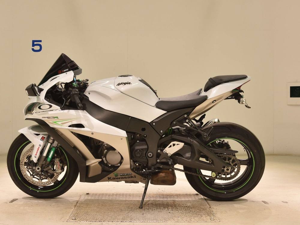 Kawasaki NINJA ZX-10RA 2017, рама JKAZXT00SSA009710 – мотоцикл из Японии с аукциона BDS, фото 2