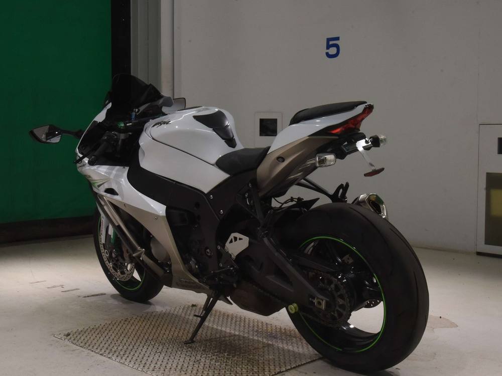 Kawasaki NINJA ZX-10RA 2017, рама JKAZXT00SSA009710 – мотоцикл из Японии с аукциона BDS, фото 6