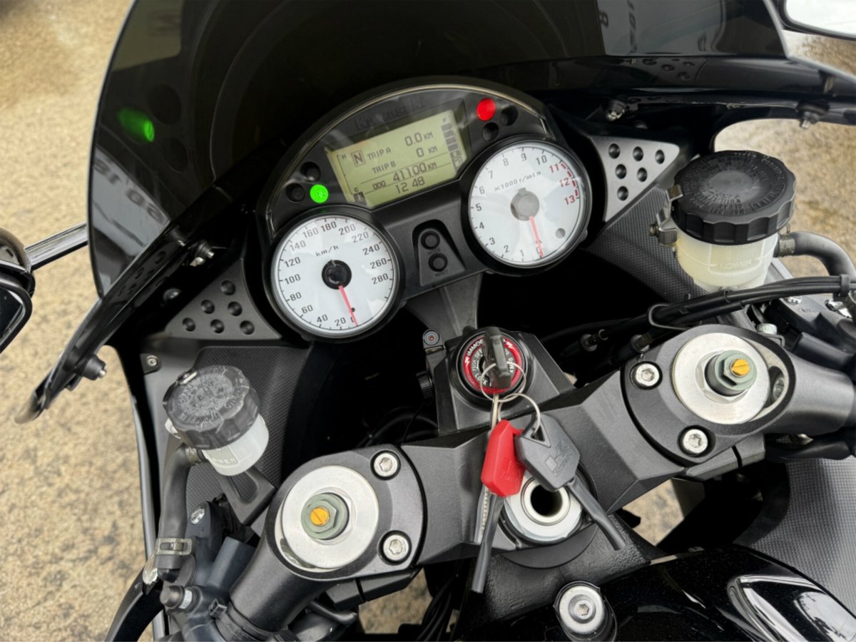 Kawasaki ZZ-R1400 2006, рама ZXT40A-006345 – мотоцикл из Японии с аукциона IAUC, фото 3