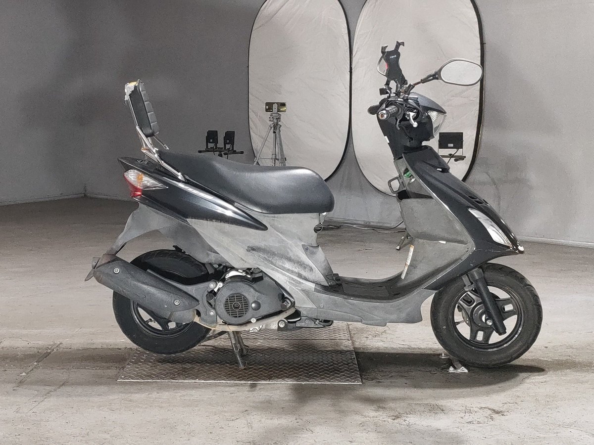 Suzuki V125S, рама CF4MA-144926 – мотоцикл из Японии с аукциона JBA, фото 1