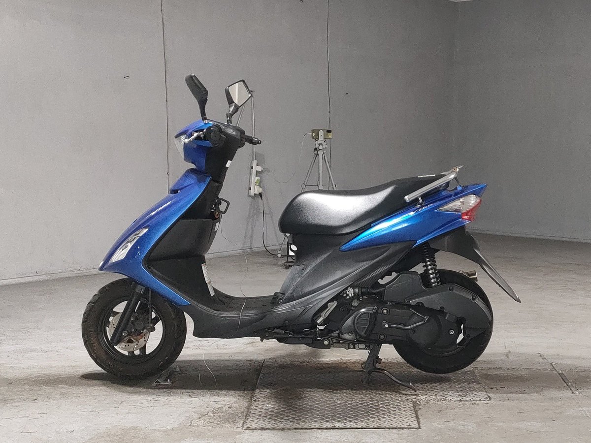 Suzuki V125S, рама CF4MA-112205 – мотоцикл из Японии с аукциона JBA, фото 2