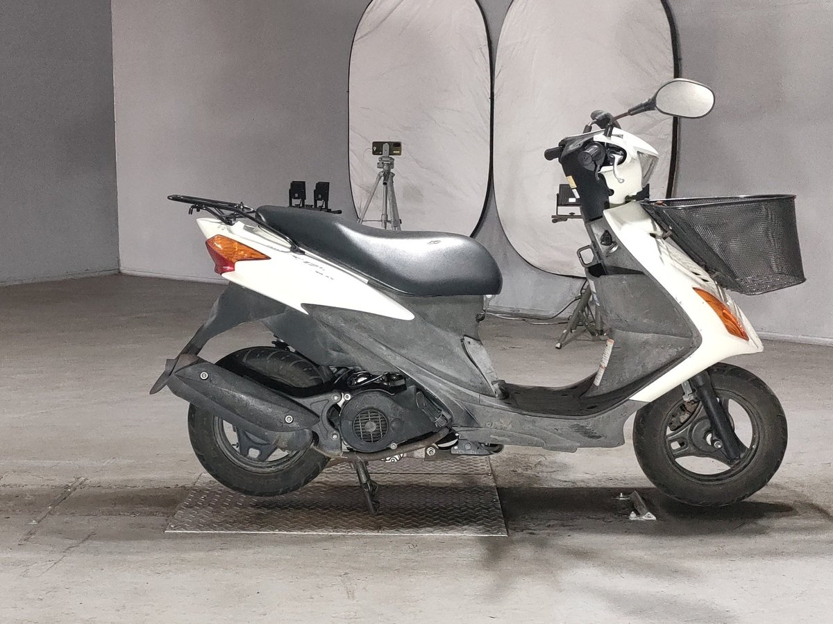 Suzuki V125S, рама CF4MA-104109 – мотоцикл из Японии с аукциона JBA, фото 1