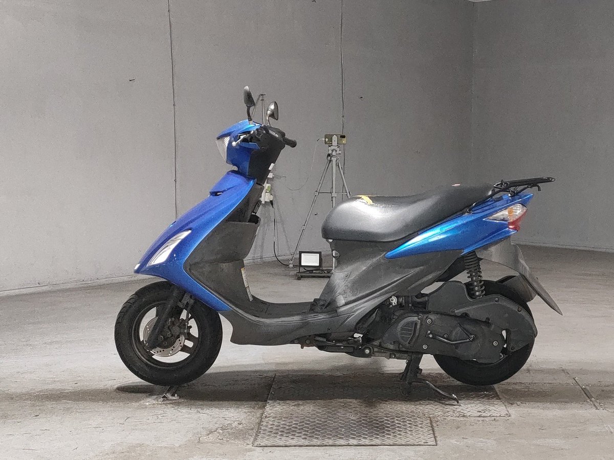 Suzuki V125S, рама CF4MA-150401 – мотоцикл из Японии с аукциона JBA, фото 2