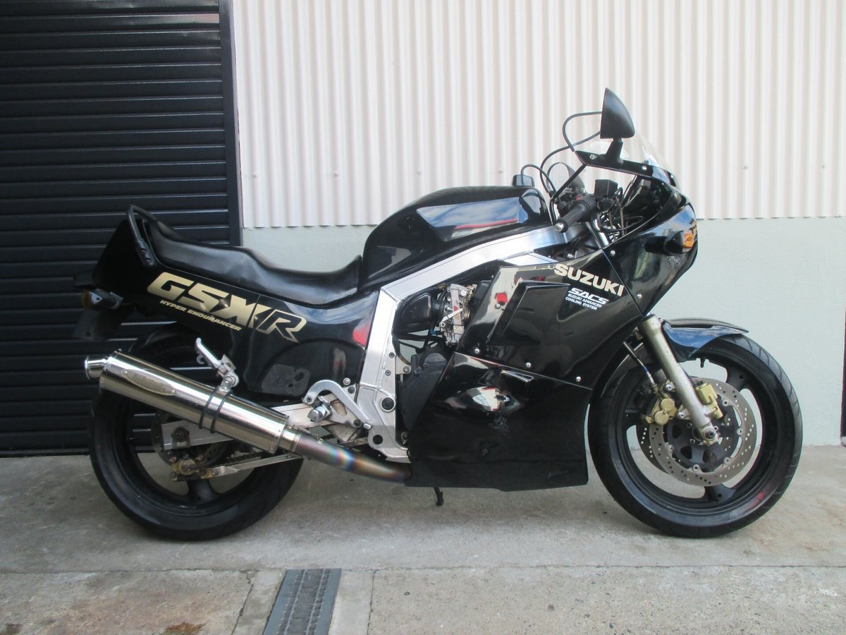 Suzuki GSX-R1100 1988, рама GU74A-104126 – мотоцикл из Японии с аукциона IAUC, фото 1