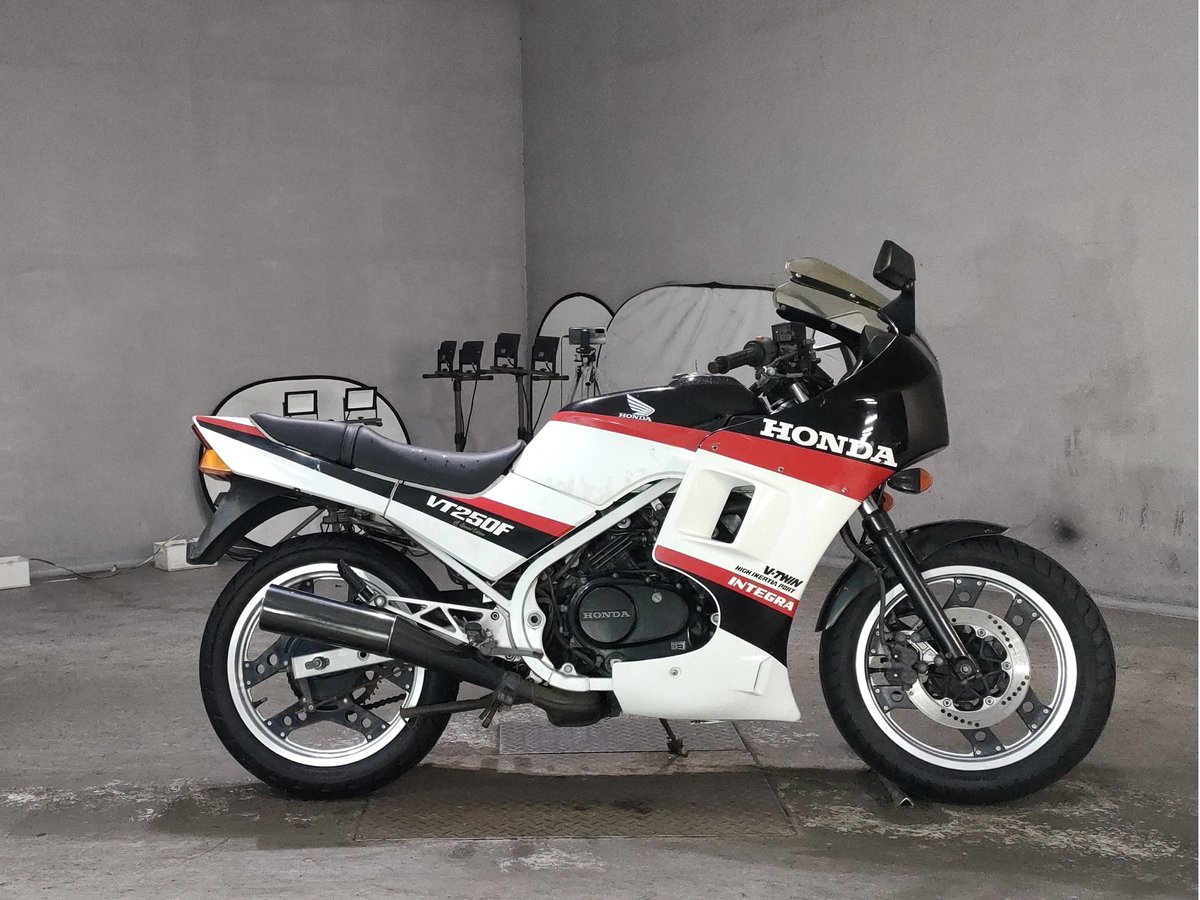 Honda VT250F XELVIS 1984, рама MC08-1130215 – мотоцикл из Японии с аукциона JBA, фото 1