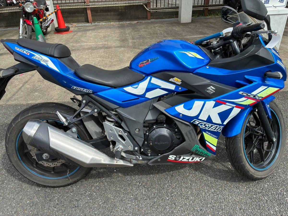 Suzuki GSX250R, рама LC6DN11AZ01104867 – мотоцикл из Японии с аукциона IAUC, фото 1