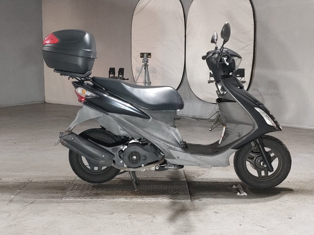 Suzuki V125S, рама CF4MA-139350 – мотоцикл из Японии с аукциона JBA, фото 1