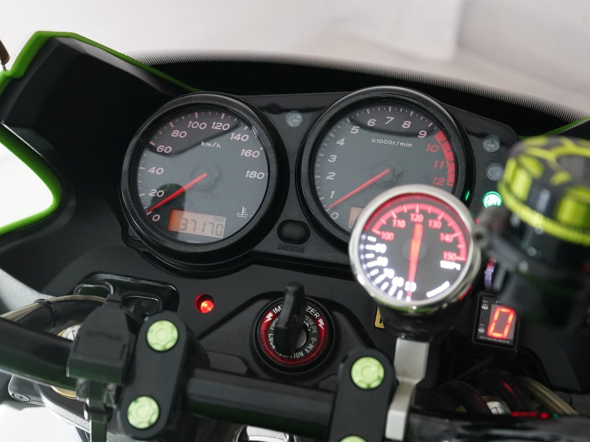 Kawasaki ZRX1200DAEG FE 2016, рама ZRT20D-023830 – мотоцикл из Японии с аукциона IAUC, фото 3