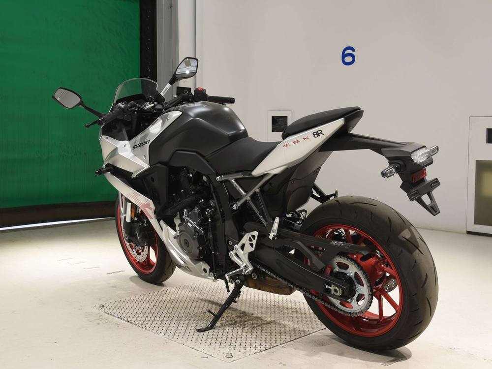Suzuki GSX-8R 2024, рама EM1AA-100927 – мотоцикл из Японии с аукциона BDS, фото 6
