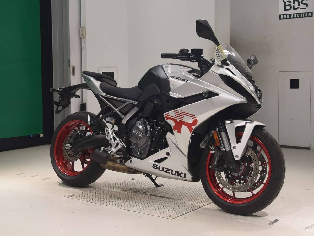 Suzuki GSX-8R 2024, рама EM1AA-100927 – мотоцикл из Японии с аукциона BDS, фото 3