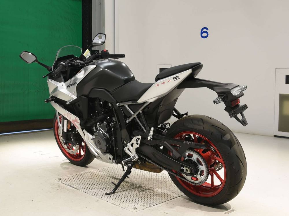 Suzuki GSX-8R 2024, рама EM1AA-100927 – мотоцикл из Японии с аукциона BDS, фото 6